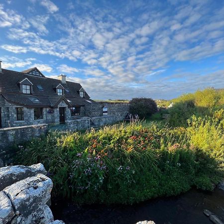 Aille River Tourist Hostel Glamping Doolin Buitenkant foto