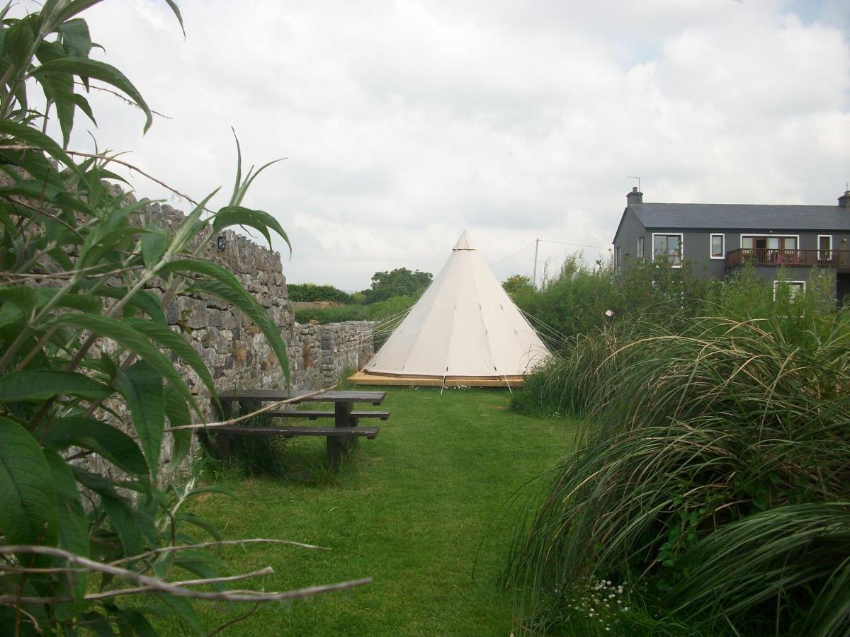 Aille River Tourist Hostel Glamping Doolin Buitenkant foto