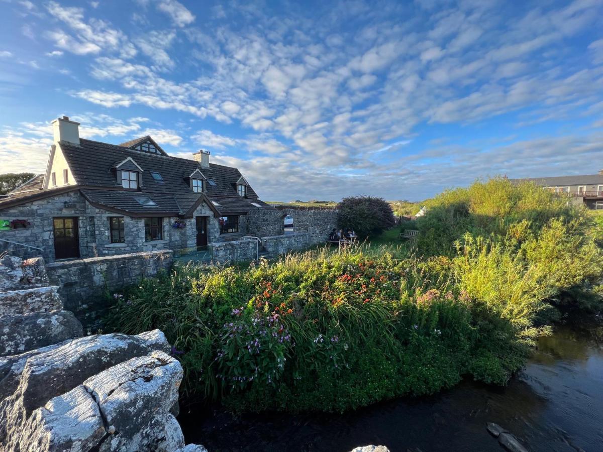 Aille River Tourist Hostel Glamping Doolin Buitenkant foto