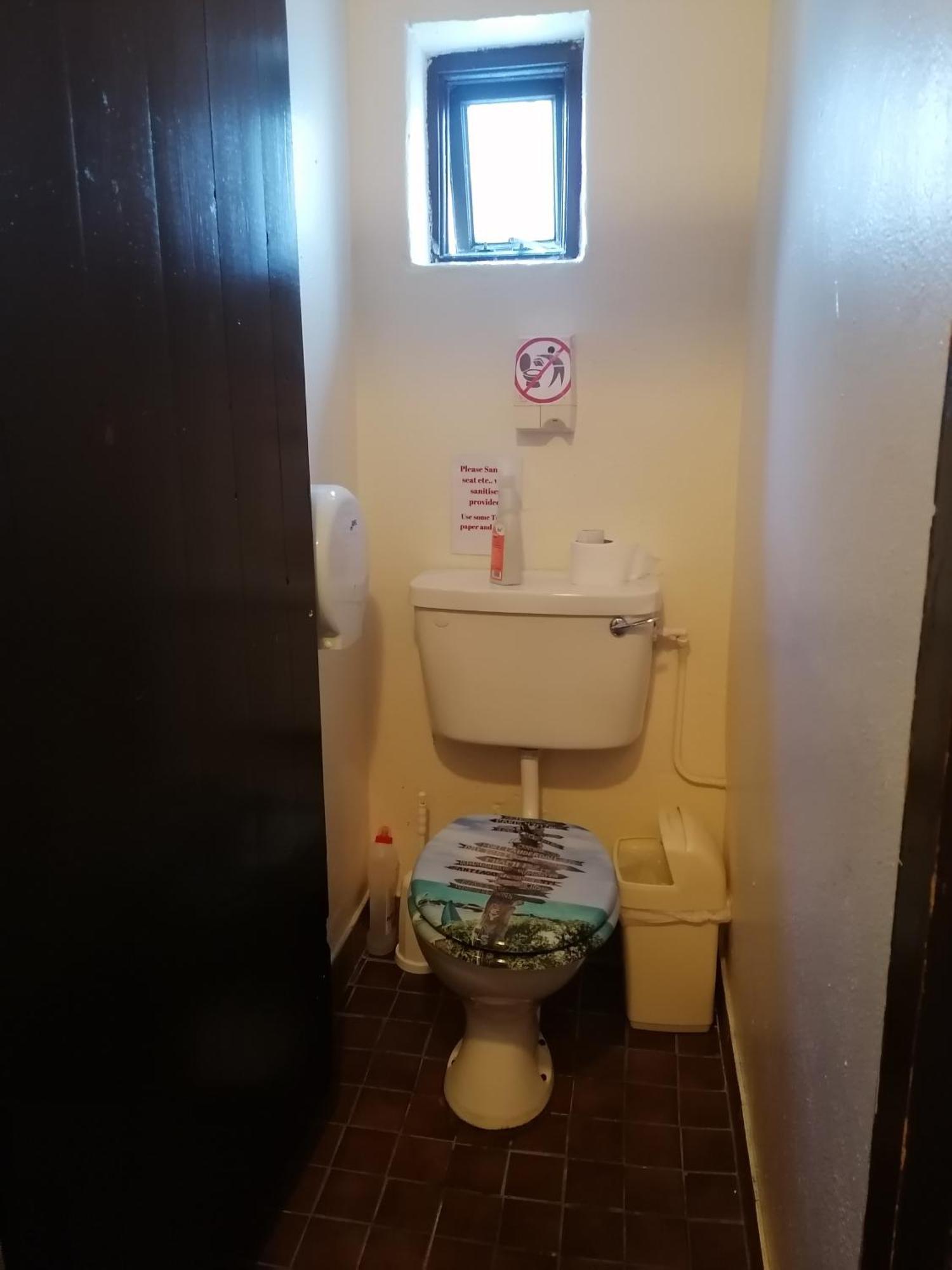 Aille River Tourist Hostel Glamping Doolin Buitenkant foto